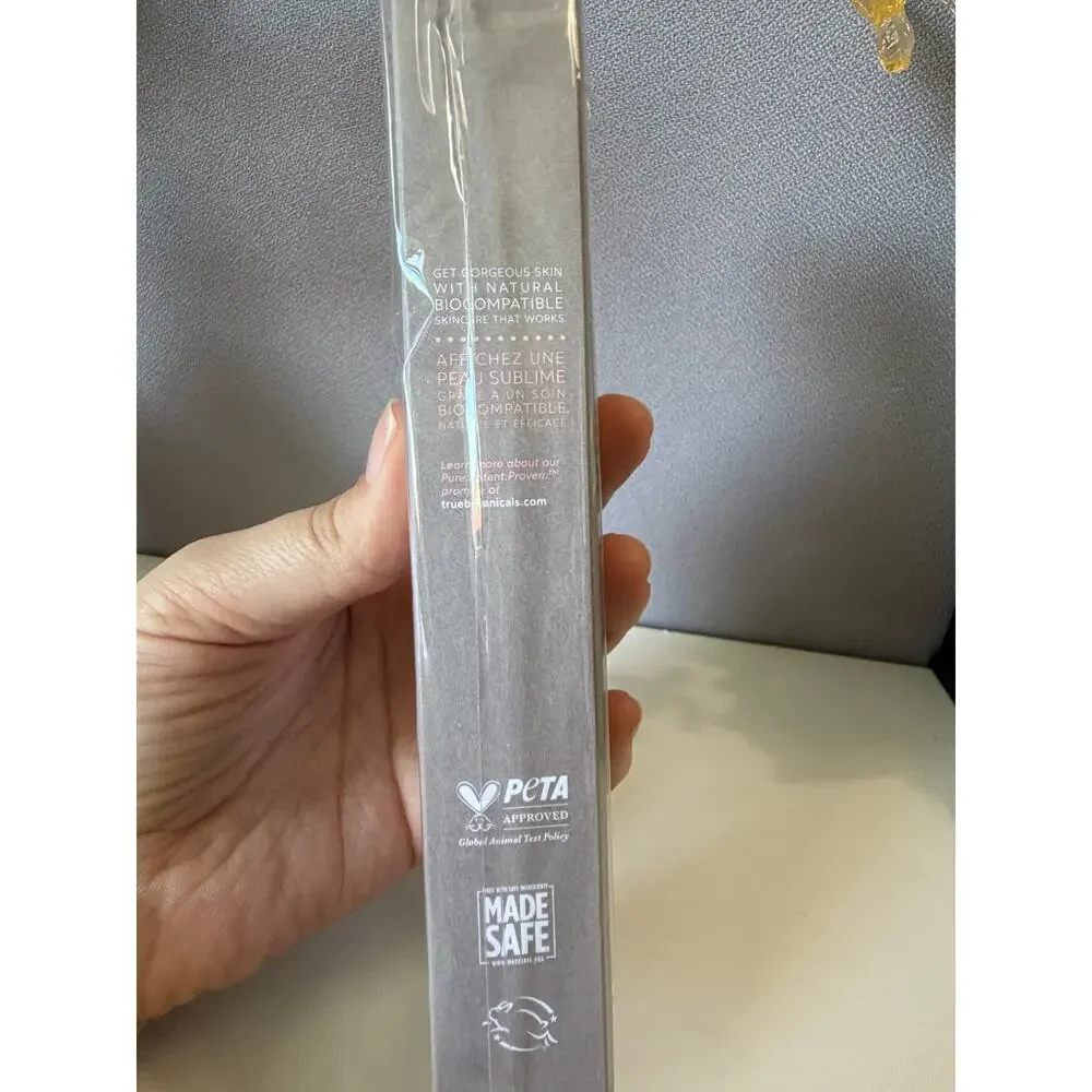 True Botanicals Everyday Flawless Brush